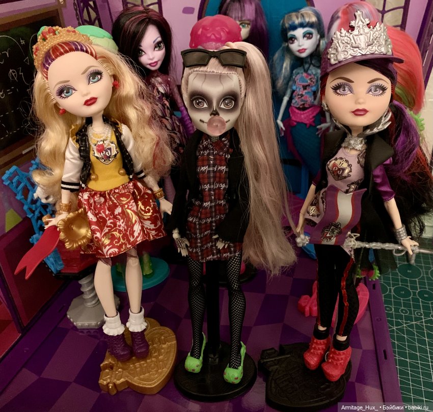 Мой обзор на «Школу монстров» и обзор на коллекцию монстров и куколок формата монстров