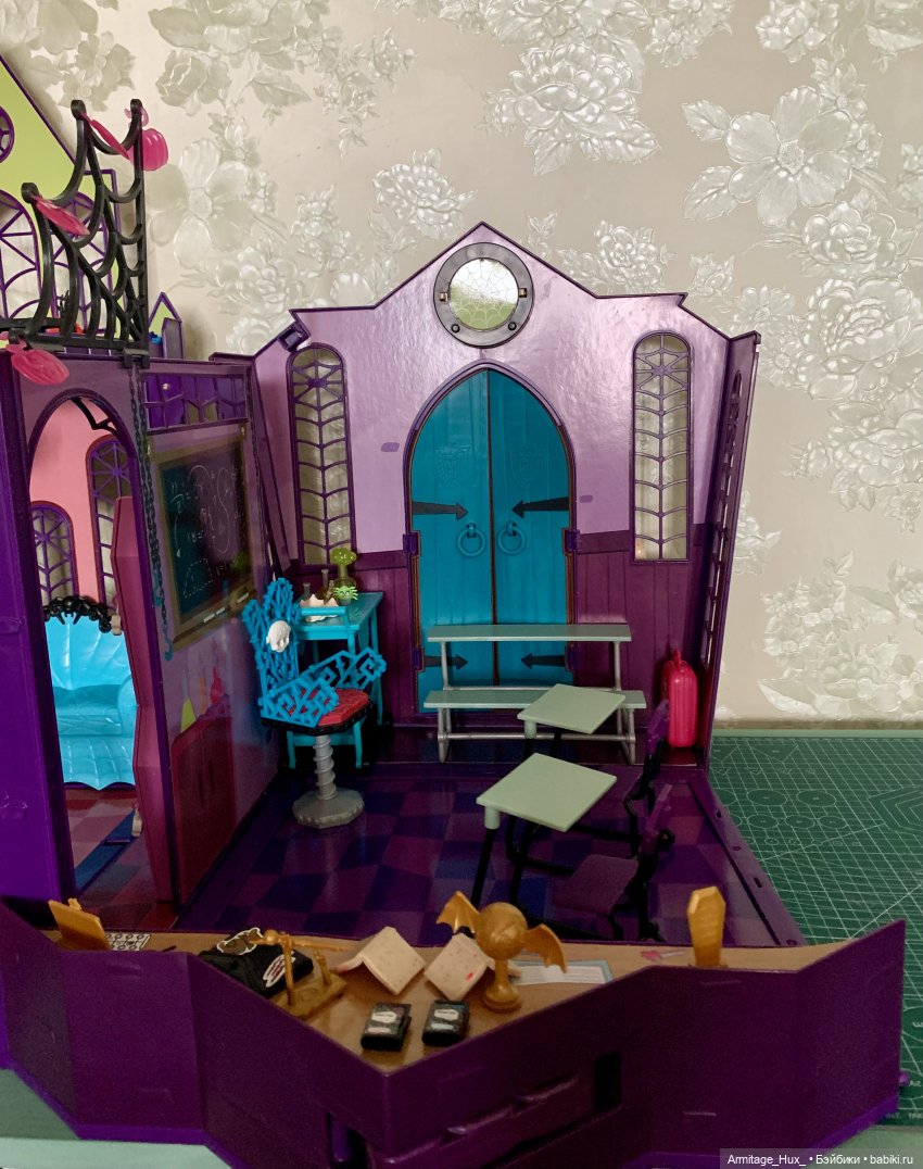 Мой обзор на «Школу монстров» и обзор на коллекцию монстров и куколок формата монстров