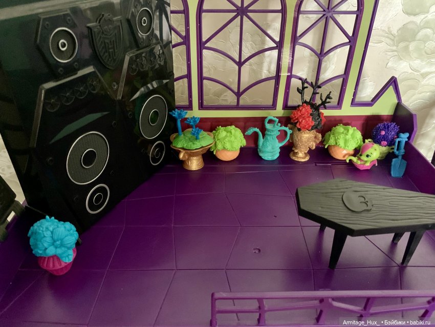 Мой обзор на «Школу монстров» и обзор на коллекцию монстров и куколок формата монстров