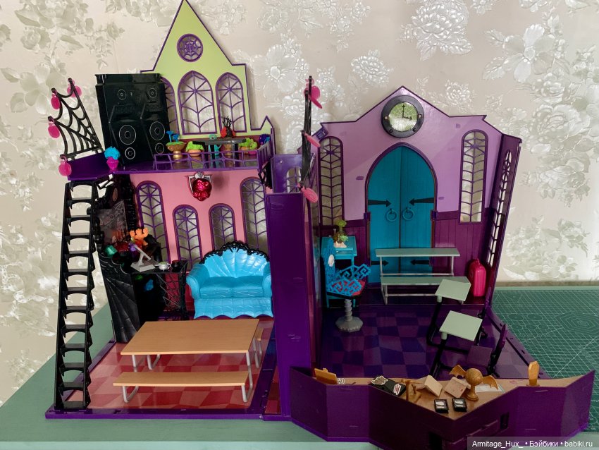 Мой обзор на «Школу монстров» и обзор на коллекцию монстров и куколок формата монстров