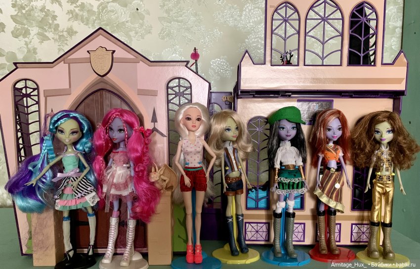 Мой обзор на «Школу монстров» и обзор на коллекцию монстров и куколок формата монстров