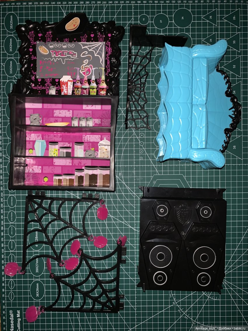 Мой обзор на «Школу монстров» и обзор на коллекцию монстров и куколок формата монстров