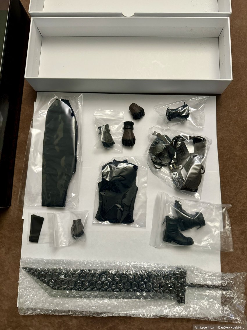 Распаковка Клауда Страйфа SET059 (фото 4)