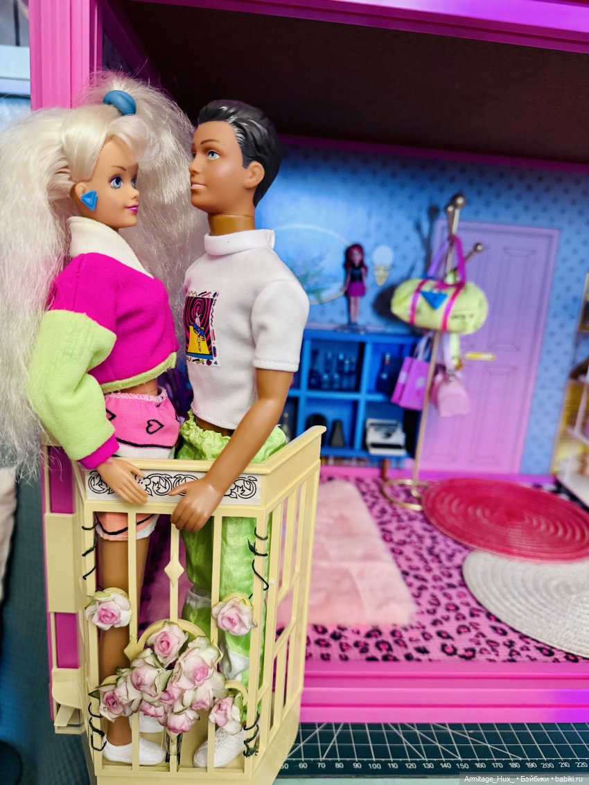 Мой обзор на фирменный домик «Star Home» для Sindy от “hasbro” 1987 год выпуска и мою дизайнерскую работу по мебелировке его
