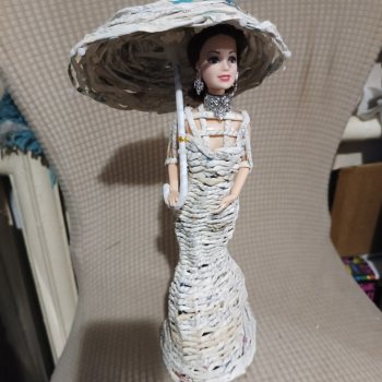 Девушка  под зонтиком