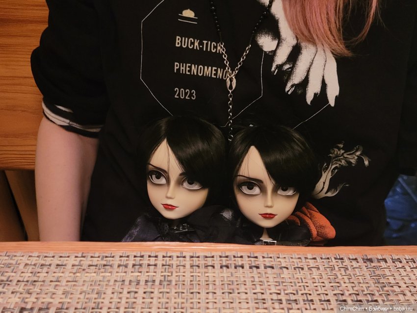 Четверо из ларца, одинаковых с лица