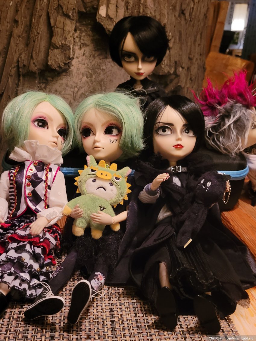 Четверо из ларца, одинаковых с лица