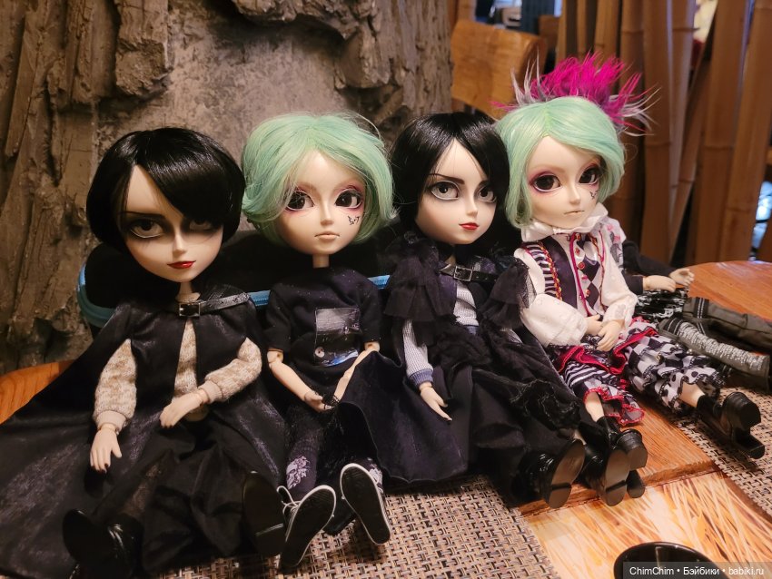 Четверо из ларца, одинаковых с лица