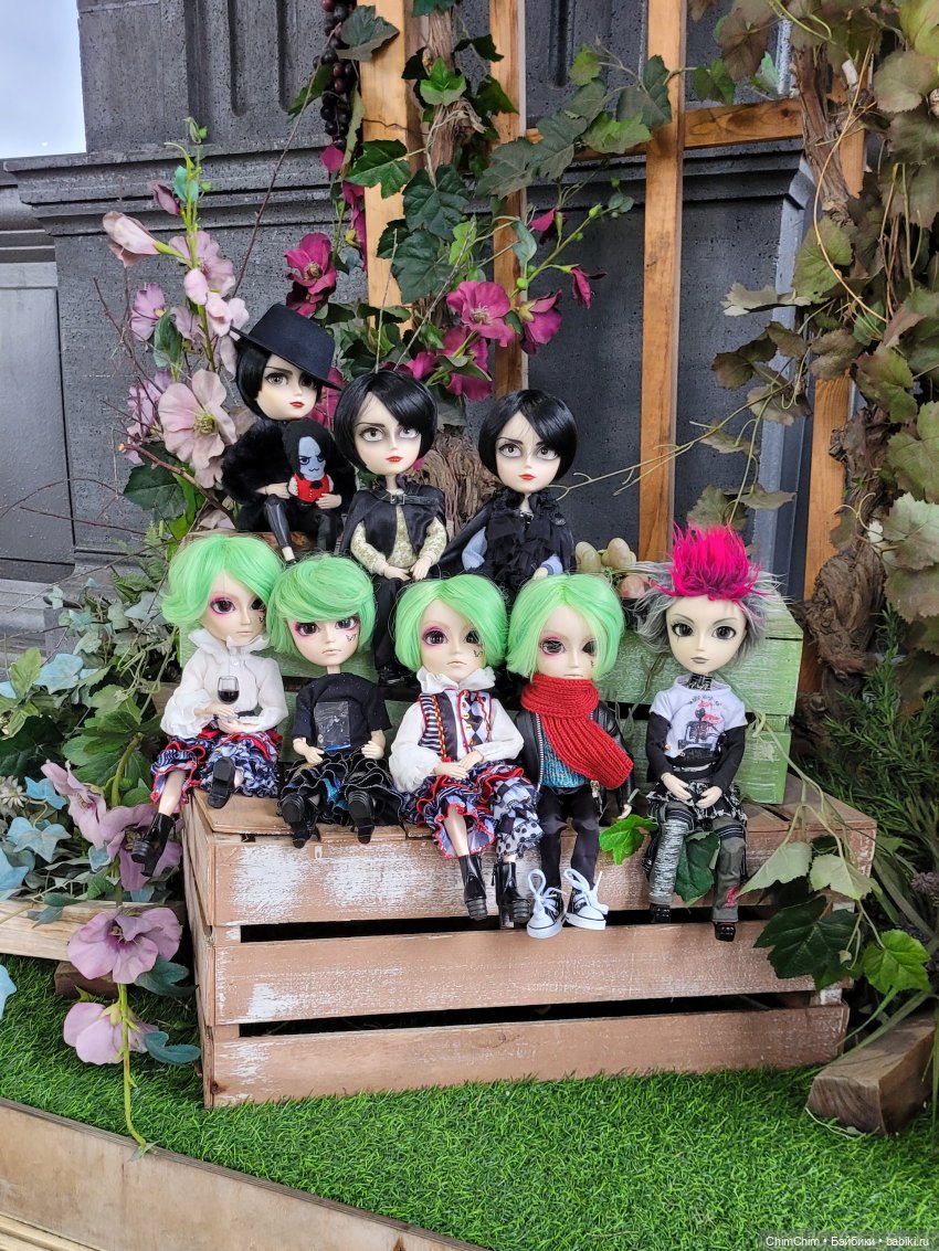 Четверо из ларца, одинаковых с лица