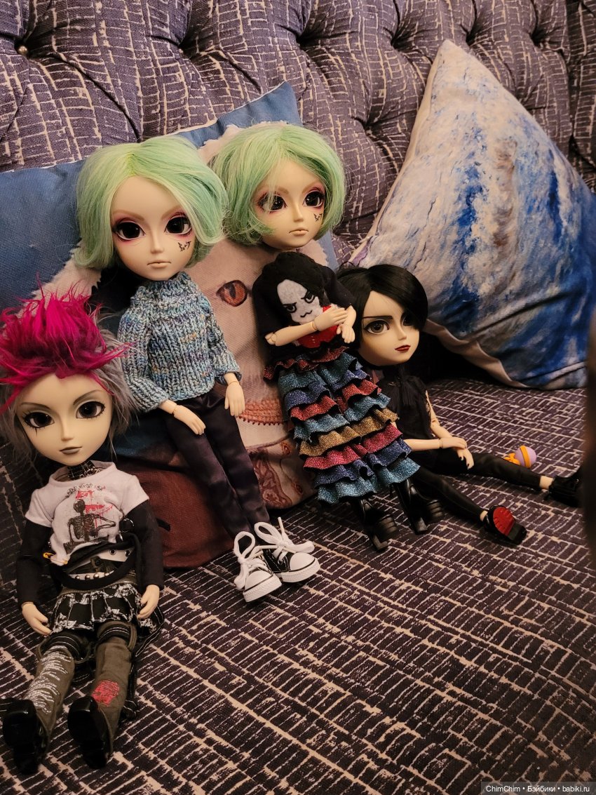 Четверо из ларца, одинаковых с лица