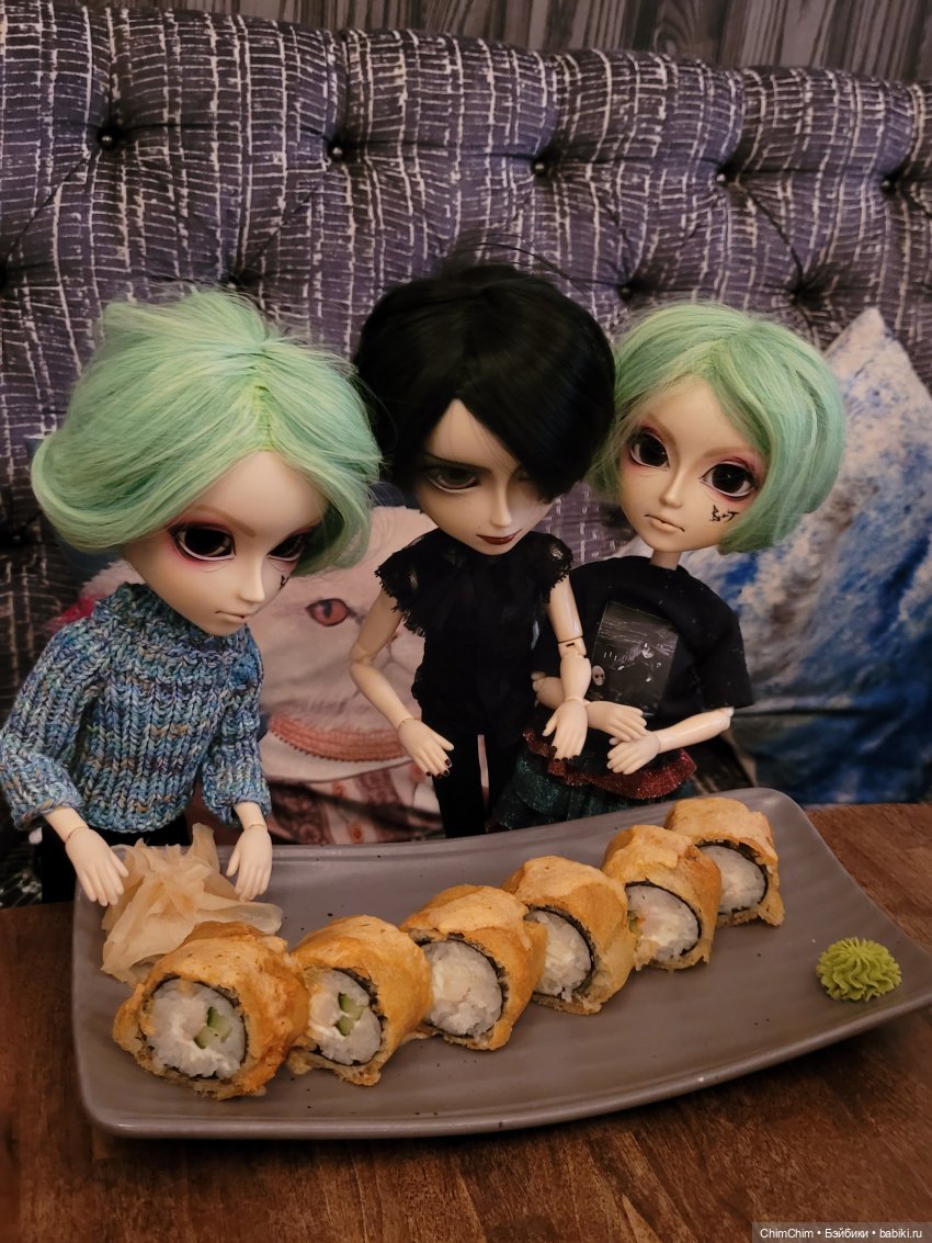 Четверо из ларца, одинаковых с лица