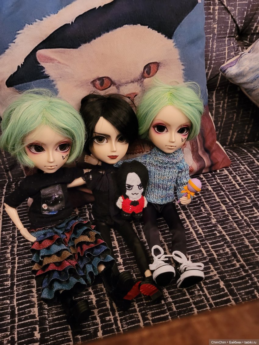 Четверо из ларца, одинаковых с лица