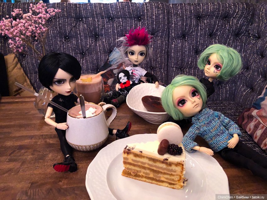 Четверо из ларца, одинаковых с лица