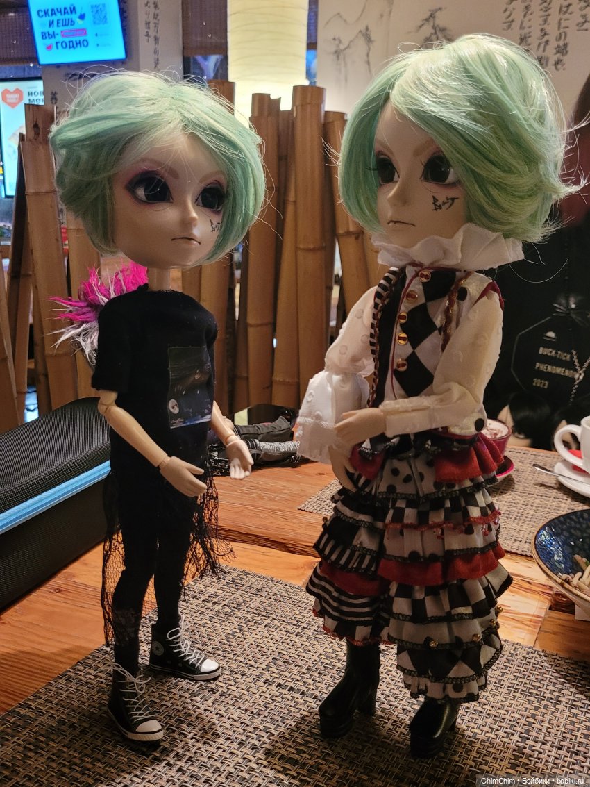 Четверо из ларца, одинаковых с лица