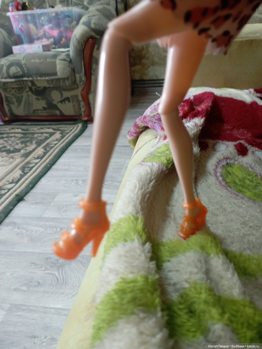 Как хозяин подарил мне платье и обувь (фото 5)