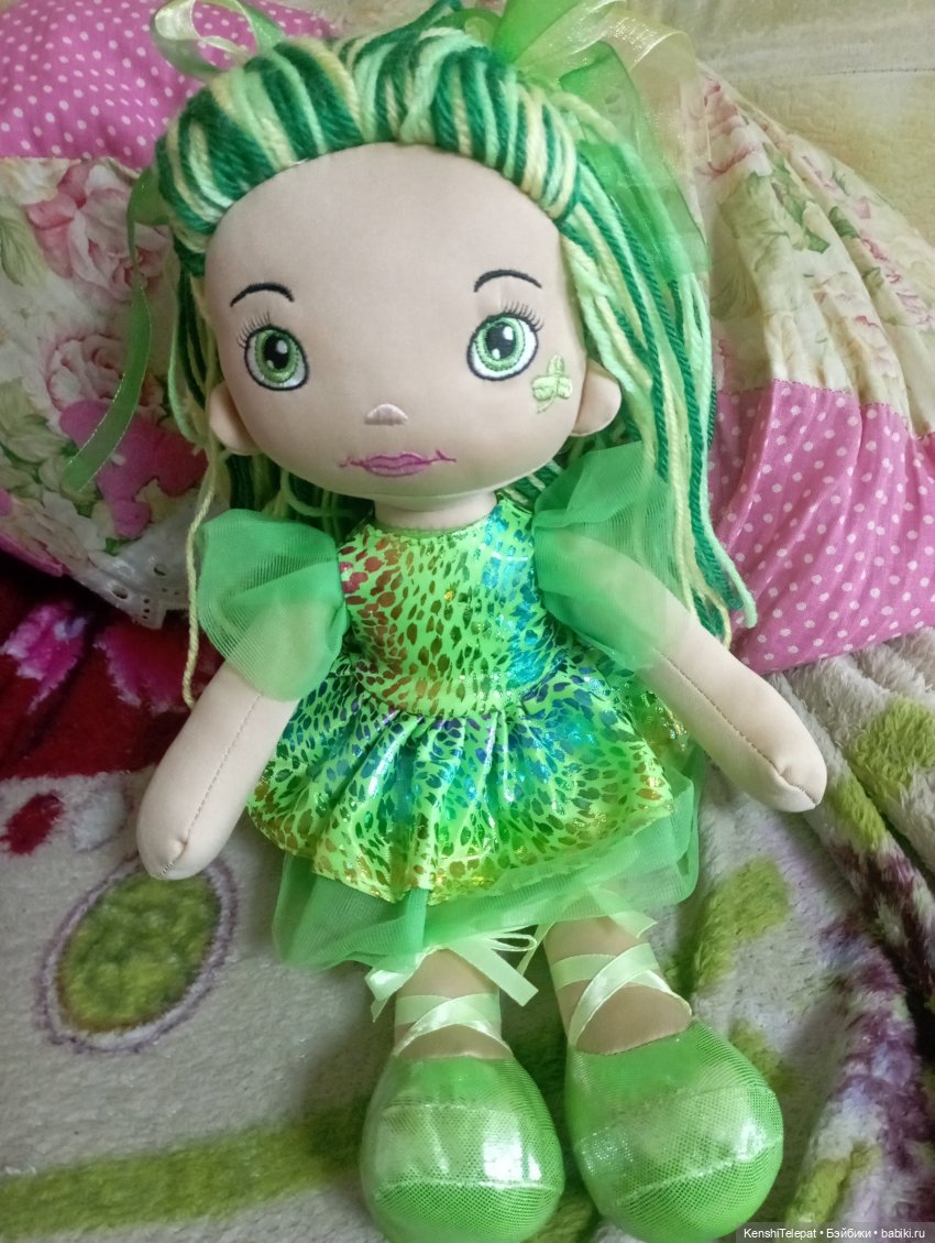 Плюс ещё одна текстильная кукла в коллекции