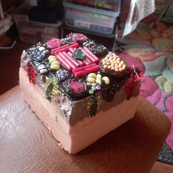 Ещё один тортик для моих кукол, в этот раз квадратный