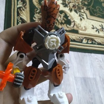 Новые персонажи, в этот раз аналоги лего.