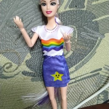 В моей коллекции снова новенькая. На шарнирном теле, если что.