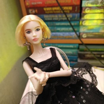 Новая Лина 30th Anniversary Barbie,   Vogue Black