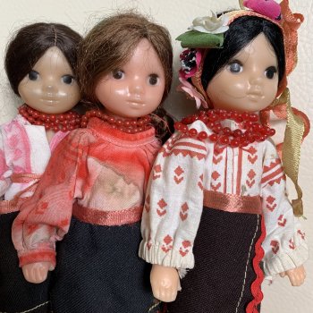 Три девицы Василинки фабрики "Победа"