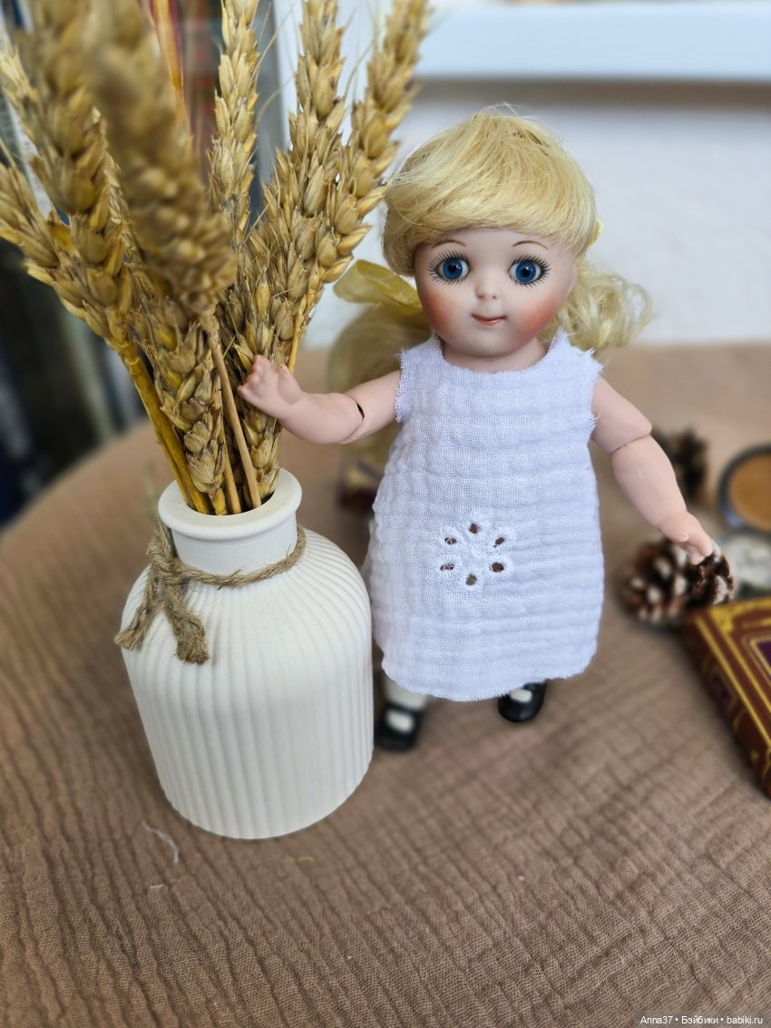 Первое платье | Бэйбики Первое платье — Одежда и обувь для кукол своими руками: фото