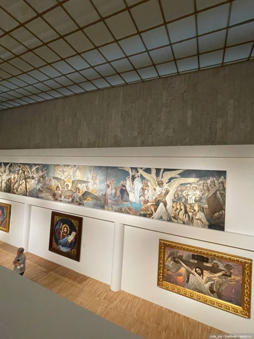 .. «Я поведу тебя в музей», — сказал мне … хен … «Васнецовы. Связь поколений. Из XIX в XXI век.»