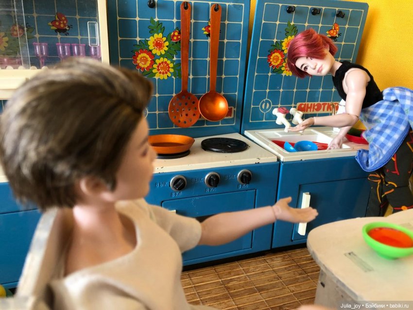 Работаем работу на работе. Или суровые будни айдолов