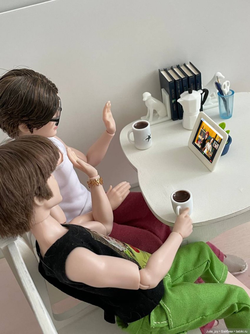 Работаем работу на работе. Или суровые будни айдолов