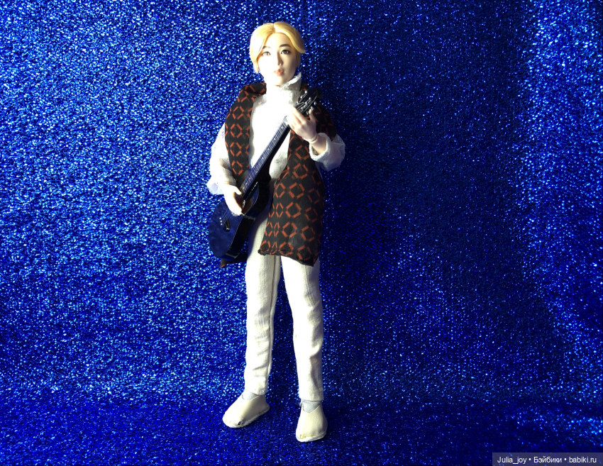 Новогодняя телепрограмма «Шире круг». Песня «Две звезды»