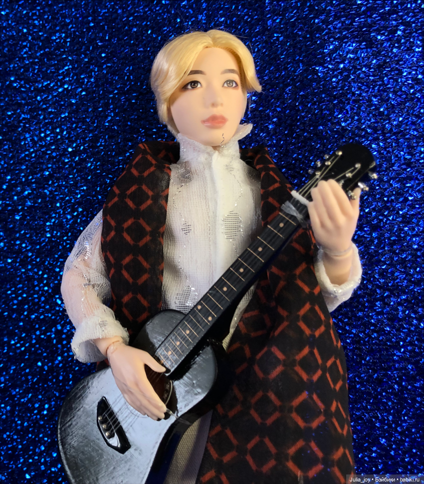 Новогодняя телепрограмма «Шире круг». Песня «Две звезды»