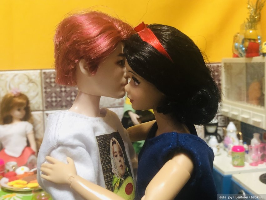 Вечер под гитару — Куклы BTS (БТС) от Mattel: K (фото 6)