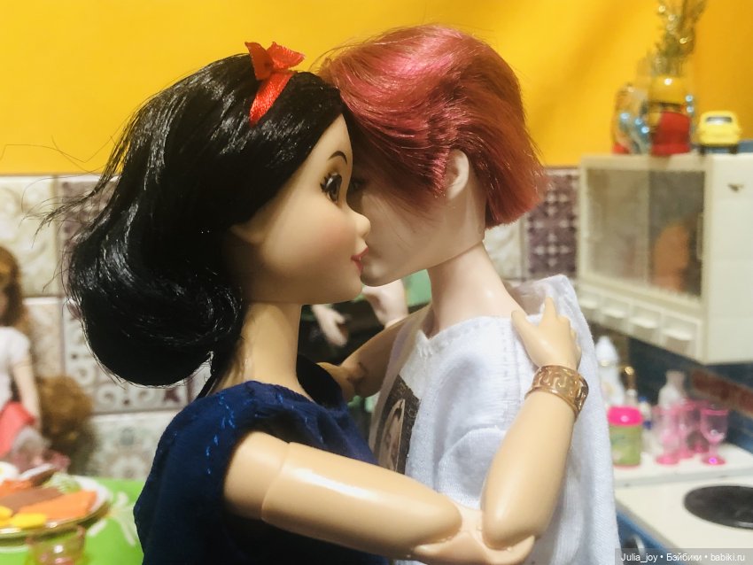 Вечер под гитару — Куклы BTS (БТС) от Mattel: K (фото 9)