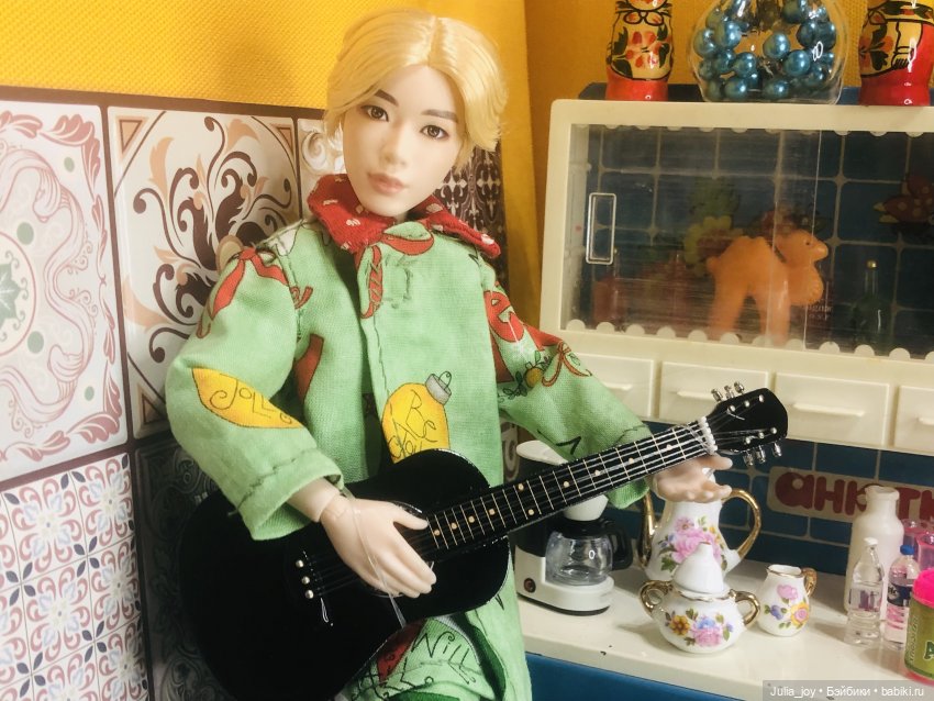 Вечер под гитару — Куклы BTS (БТС) от Mattel: K