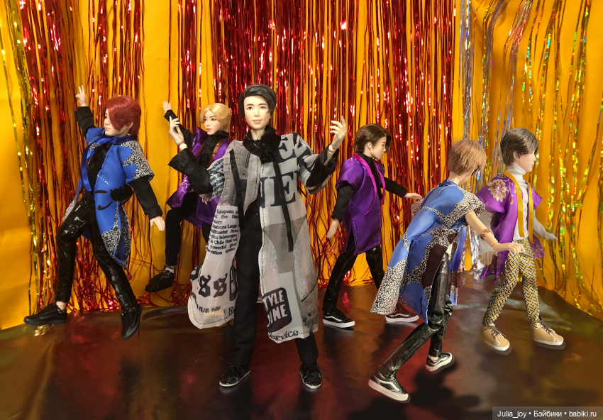 Август Фест. Выступление – перфоманс на песню IDOL