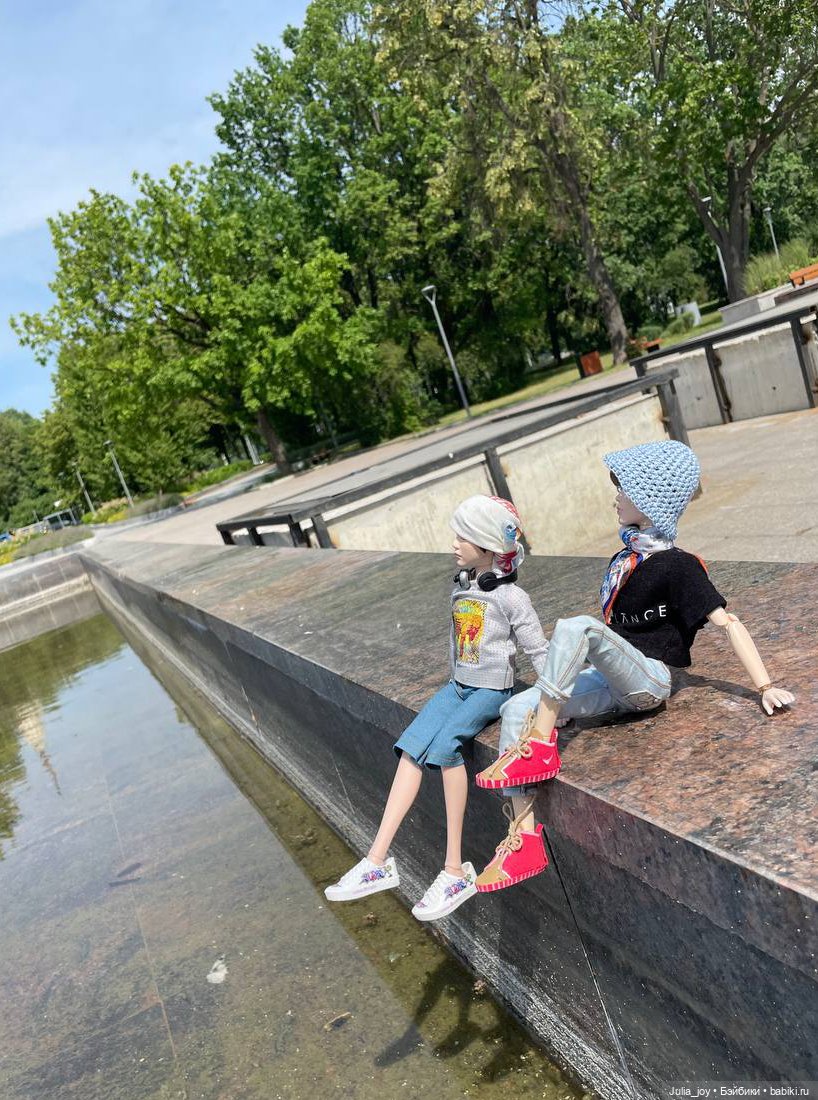 Выход в город на этюды — Куклы BTS (БТС) от Mattel: K (фото 7)