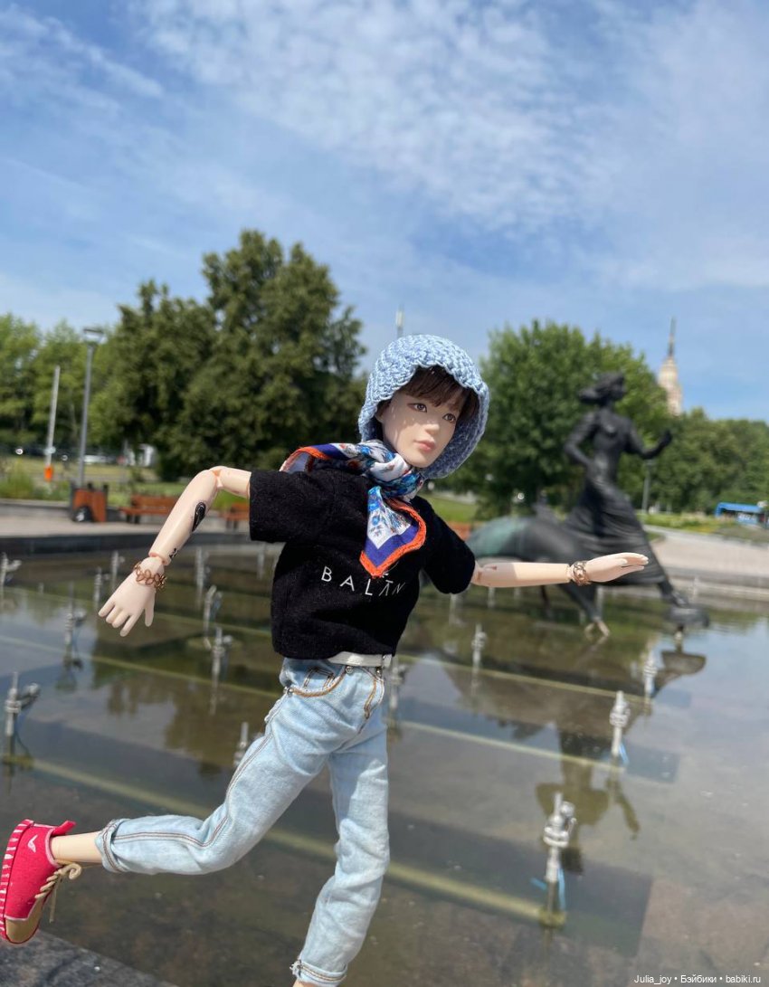 Выход в город на этюды — Куклы BTS (БТС) от Mattel: K (фото 5)