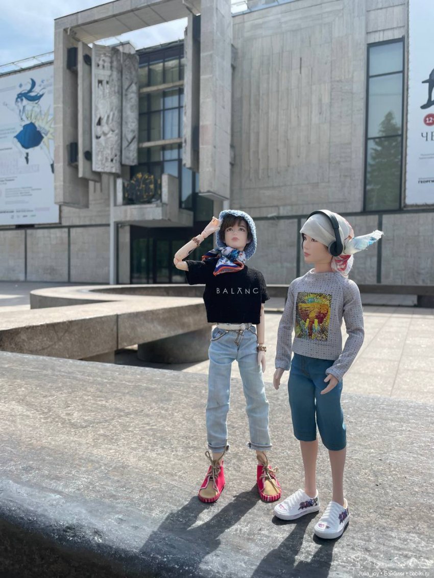 Выход в город на этюды — Куклы BTS (БТС) от Mattel: K (фото 4)