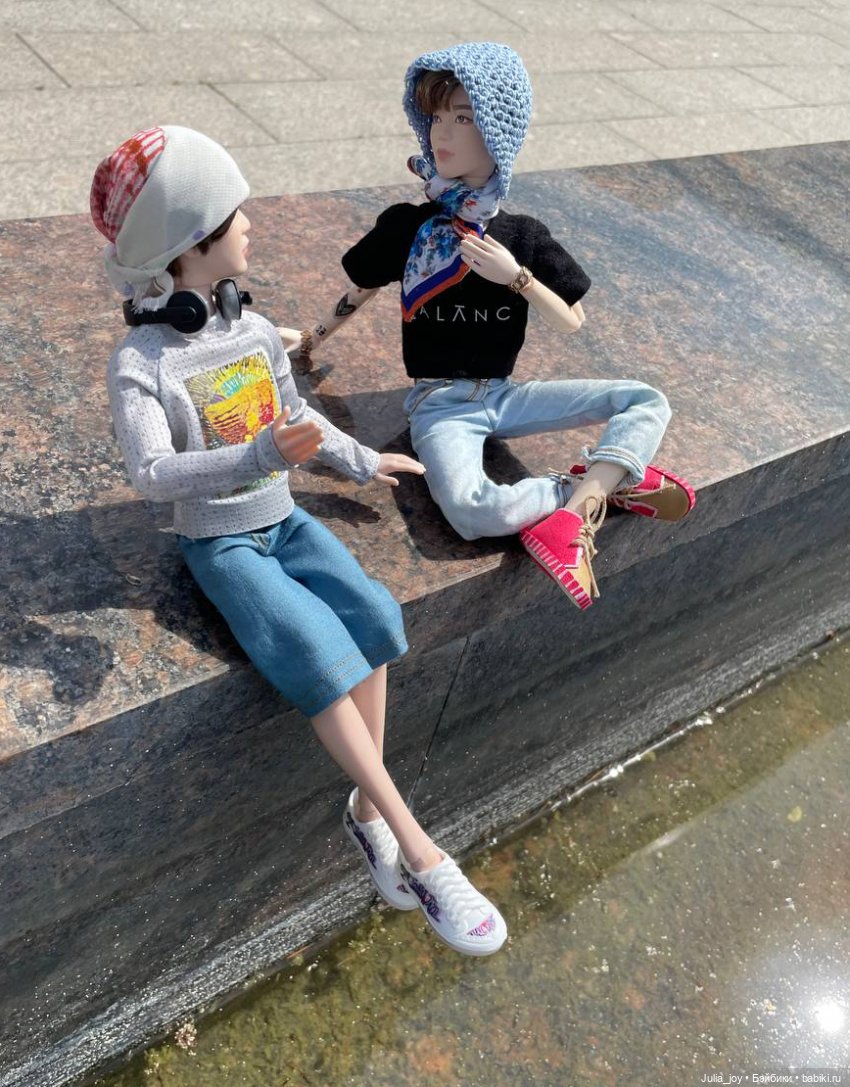 Выход в город на этюды — Куклы BTS (БТС) от Mattel: K (фото 8)