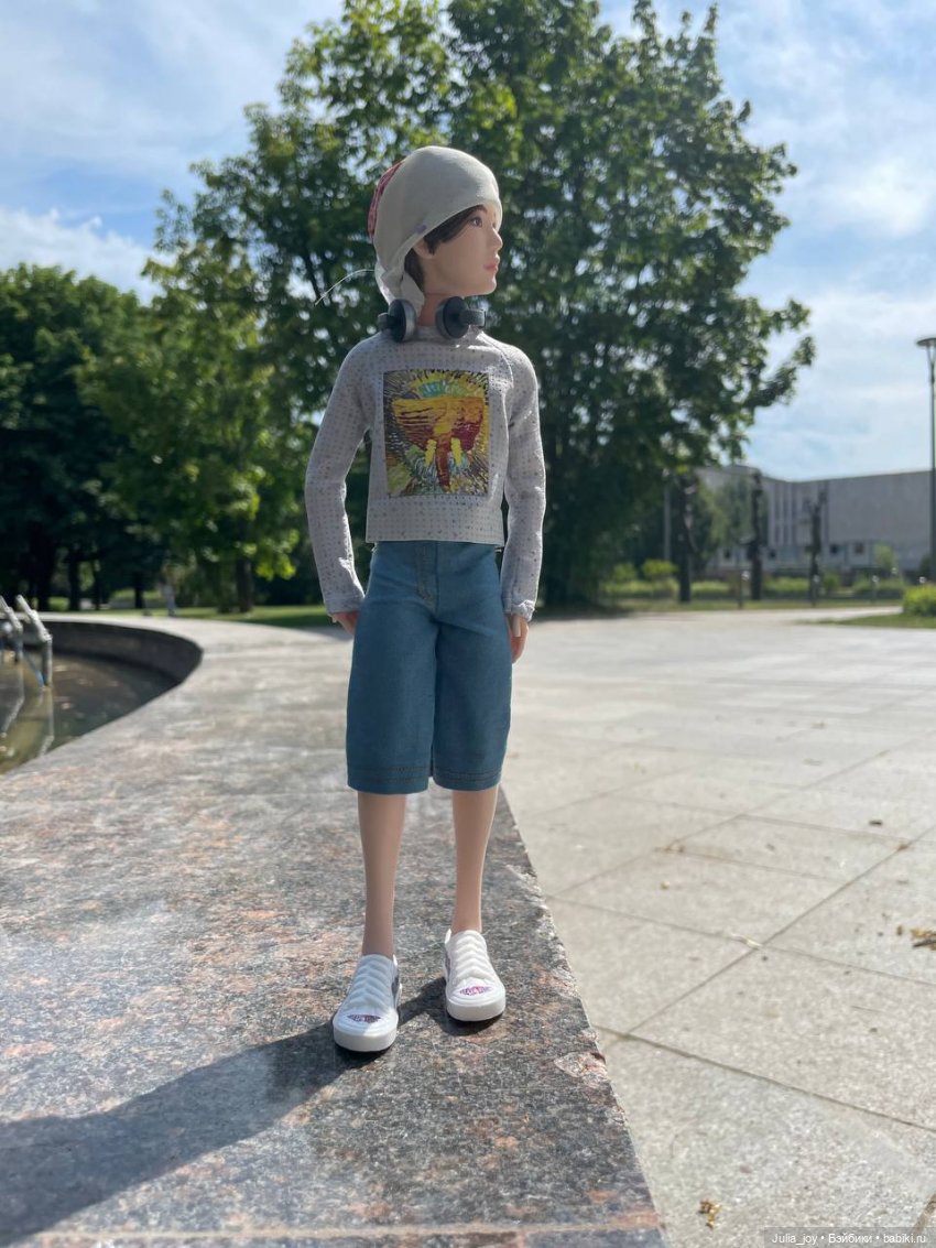 Выход в город на этюды — Куклы BTS (БТС) от Mattel: K (фото 10)