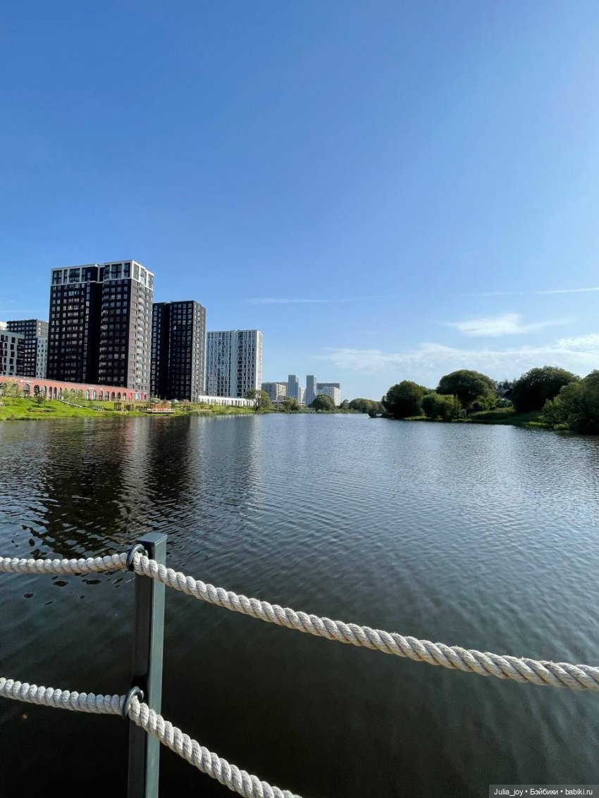 – Хен, сними меня! – Снимаю