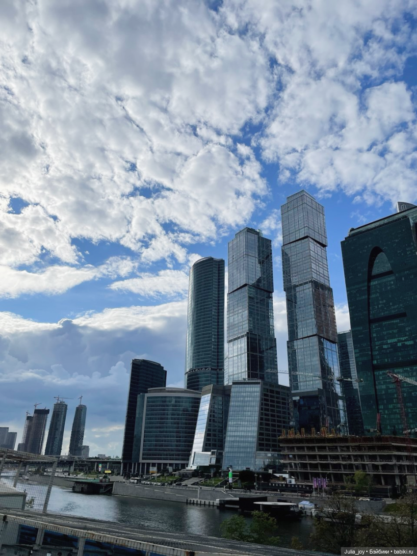 Дебют бойз бенда «Созвездие сицилийских псов «Каникулы» на Музфесте 2025 (фото 3)