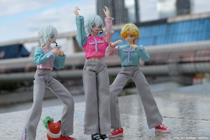 Дебют бойз бенда «Созвездие сицилийских псов «Каникулы» на Музфесте 2025 (фото 4)