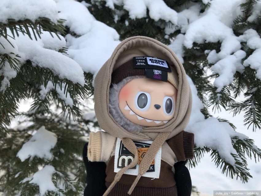 Под высоким небом… по глубоким сугробам