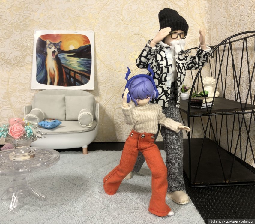 «Мы купили пианино» — Куклы Simontoys и Come4Free (Blind Box): Teennar