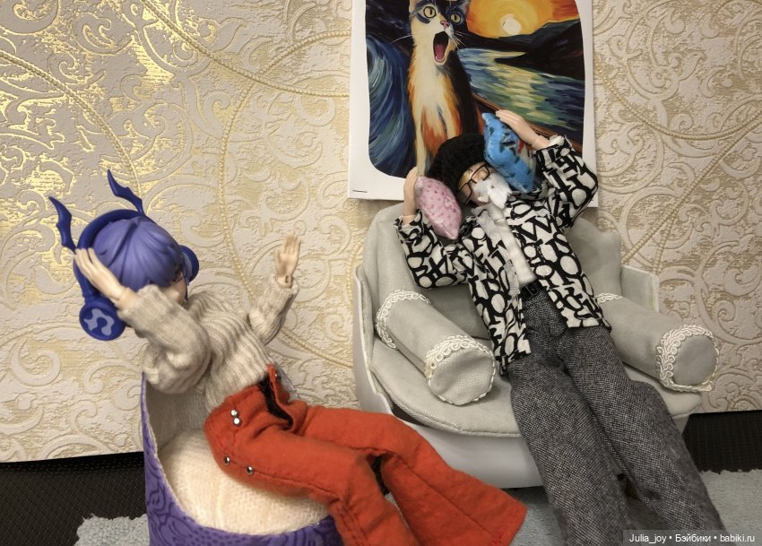 «Мы купили пианино» — Куклы Simontoys и Come4Free (Blind Box): Teennar