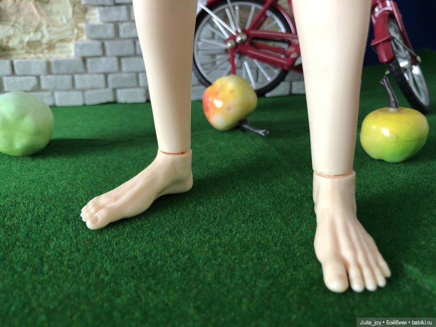 Трава у дома. С Днем космонавтики