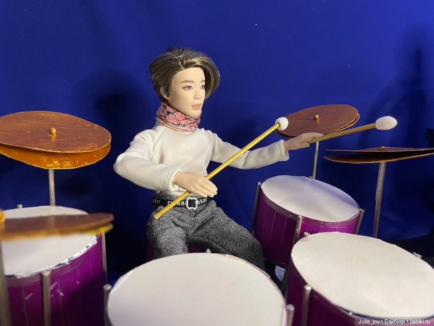 Трава у дома. С Днем космонавтики