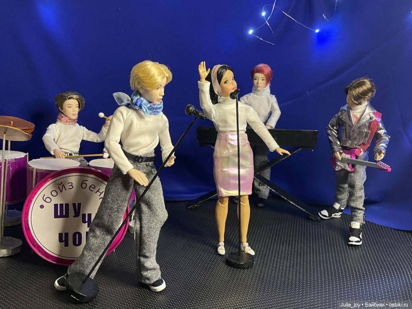 Трава у дома. С Днем космонавтики