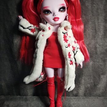 Роззи Редвуд, знакомство и распаковка